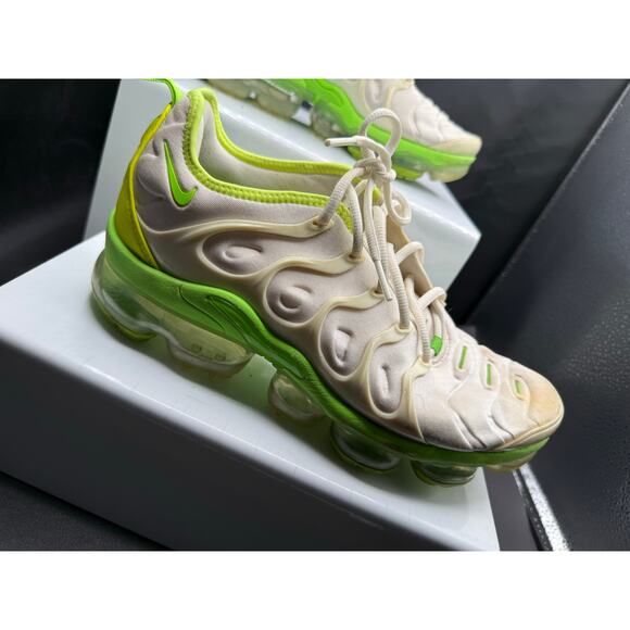 Nike Air Vapor Max Plus - White and Neon Green with Neon Green Swoosh -Size 8.5M main image 9